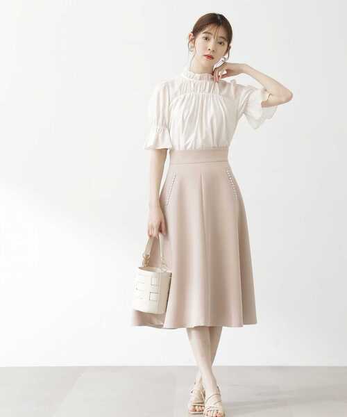 PROPORTION BODY DRESSING（プロポーションボディドレッシング）の「パールフレアースカート / 1213220701（スカート・レディース・ベージュ/ブラック・SMALL/MEDIUM/X-SMALL）」の2枚目の写真