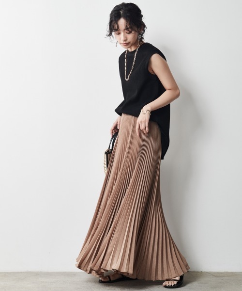 CHIC STYLE(シックスタイル)の「 プリーツマキシスカート <大きいサイズ有>シックスタイル(スカート・レディース・ブラック/ベージュ・L/3L/4L/5L/M/LL)」の7枚目の写真