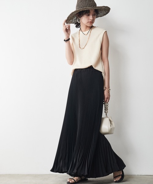 CHIC STYLE(シックスタイル)の「 プリーツマキシスカート <大きいサイズ有>シックスタイル(スカート・レディース・ブラック/ベージュ・L/3L/4L/5L/M/LL)」の8枚目の写真