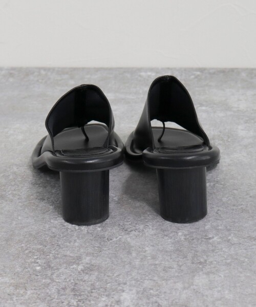 fredy emue（フレディエミュ）の「ストレッチフィットヒールサンダル（サンダル・レディース・ブラック/キナリ・M/L/S）」の8枚目の写真