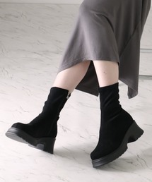 ボリュームトゥ厚底ストレッチミドルブーツ