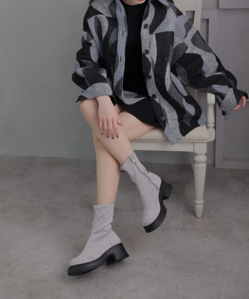 VIVIAN(ヴィヴィアン)の「ボリュームトゥ厚底ストレッチミドルブーツ(ブーツ・レディース・ブラック/ブラック系その他3/スモークグレー/ダークブラウン/ベージュ・S/M/L/LL)」の10枚目の写真