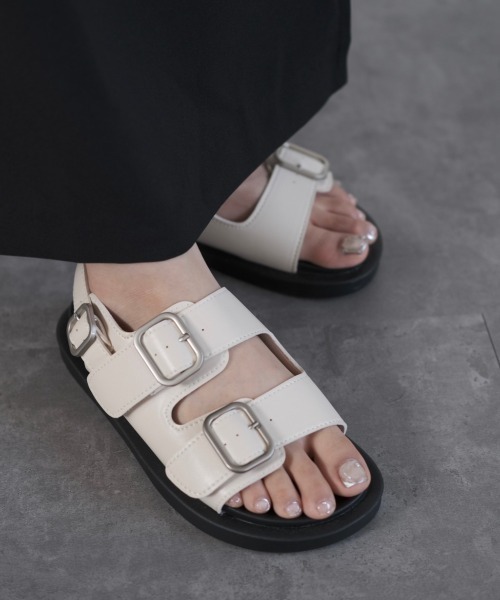 Reurie'(レウリィ)の「ダブルベルトフラットサンダル / double belt flat sandal(サンダル・レディース・ブラック/アイボリー・23.0cm/24.0cm/23.5cm/24.5cm)」の2枚目の写真