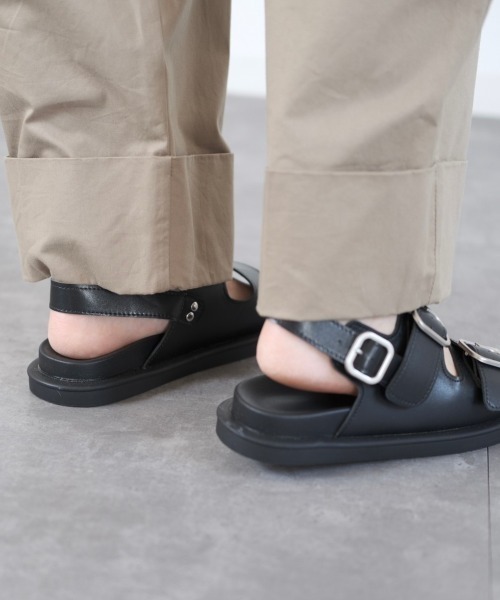 Reurie'(レウリィ)の「ダブルベルトフラットサンダル / double belt flat sandal(サンダル・レディース・ブラック/アイボリー・23.0cm/24.0cm/23.5cm/24.5cm)」の6枚目の写真