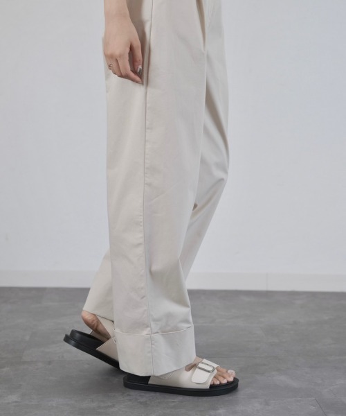 Reurie'(レウリィ)の「ダブルベルトフラットサンダル / double belt flat sandal(サンダル・レディース・ブラック/アイボリー・23.0cm/24.0cm/23.5cm/24.5cm)」の14枚目の写真
