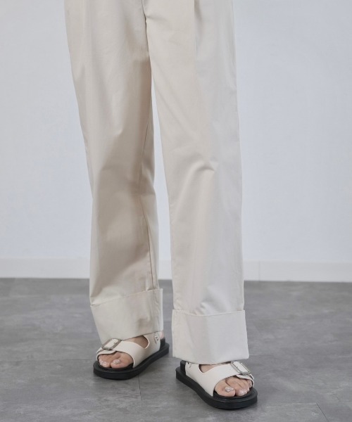 Reurie'(レウリィ)の「ダブルベルトフラットサンダル / double belt flat sandal(サンダル・レディース・ブラック/アイボリー・23.0cm/24.0cm/23.5cm/24.5cm)」の13枚目の写真