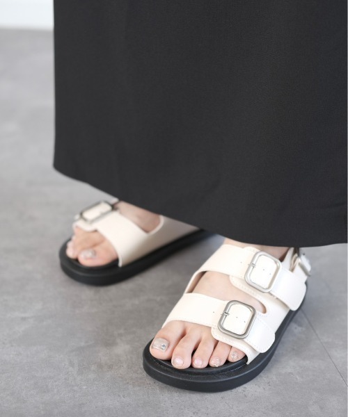 Reurie'(レウリィ)の「ダブルベルトフラットサンダル / double belt flat sandal(サンダル・レディース・ブラック/アイボリー・23.0cm/24.0cm/23.5cm/24.5cm)」の11枚目の写真