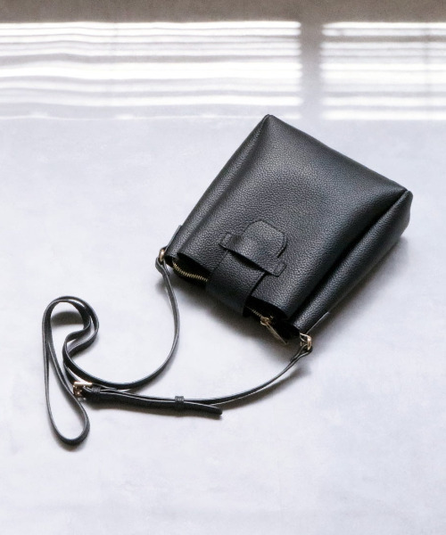 cache cache(カシュ カシュ)の「カシュカシュ cachecache / 3つ口縦型ショルダーバッグ(ショルダーバッグ・レディース・アイボリー/マスタード/ブルー/ベージュ系その他/ブラック/シルバー・FREE)」の12枚目の写真