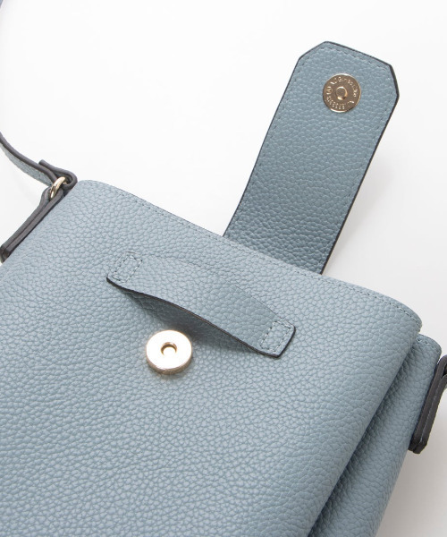 cache cache(カシュ カシュ)の「カシュカシュ cachecache / 3つ口縦型ショルダーバッグ(ショルダーバッグ・レディース・アイボリー/マスタード/ブルー/ベージュ系その他/ブラック/シルバー・FREE)」の18枚目の写真