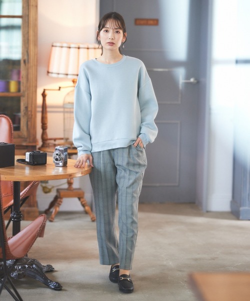 Honeys（ハニーズ）の「裏起毛ゆるスウェット（スウェット・レディース・アイボリー/スミクロ/杢グレー/イエロー/ブラック/ネイビー/ミント/ピンク/ベージュ・3L/LL/M/S/L）」の22枚目の写真