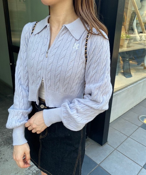 one after another NICE CLAUP(ワンアフターアナザーナイスクラップ)の「ダブルジップアップ/ワンポイント刺繍ニット(ニット/セーター・レディース・グレー/オフホワイト/サックスブルー/ピンク/ネイビー/ホワイト×ブラック/ベージュ・FREE)」の13枚目の写真