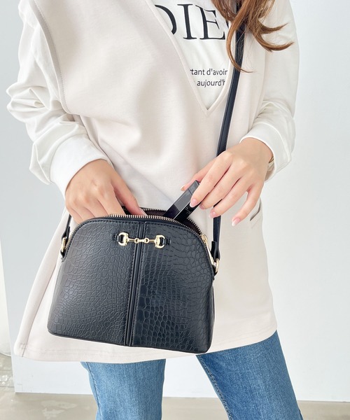 GeeRA(ジーラ)の「ビット付ミニショルダー(ショルダーバッグ・レディース・ブラック/ダークブラウン・FREE)」の2枚目の写真