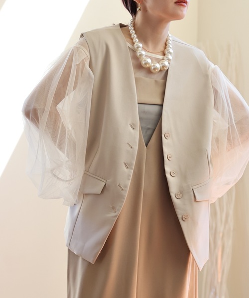 ULEULA(ウルア)の「ノーカラーベスト(ベスト・レディース・ブラック/アイボリー・FREE)」の4枚目の写真