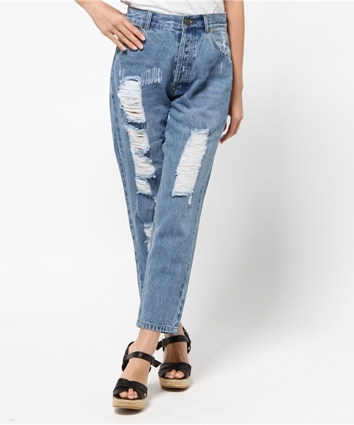 mystic（ミスティック）の「ダメージデニムテーパード（デニムパンツ・レディース・ホワイト/ブルー・2/1）」の2枚目の写真