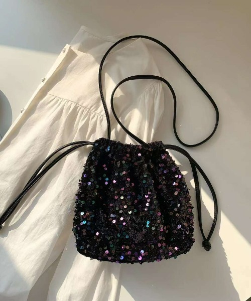 ap retro(アプレトロ)の「スパンコール巾着バッグ / ミニバッグ(ショルダーバッグ・レディース・シルバー/ブラック系その他/ブラック/ホワイト系その他/ブラック系その他2・FREE)」の19枚目の写真