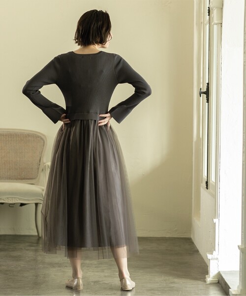 OPAQUE.CLIP(オペークドットクリップ)の「◆≪美人百花掲載≫ ニット×チュールドッキングワンピース【洗濯機洗い可】(ワンピース・レディース・ブラック/チャコールグレー/ナチュラル/ネイビー・36/38/40/42)」の11枚目の写真