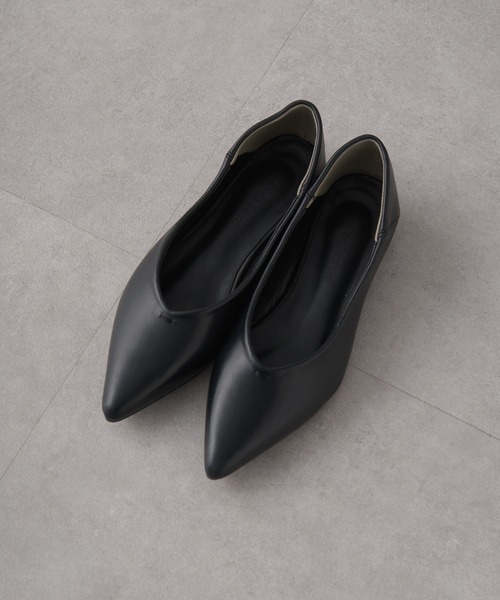 PUAL CE CIN（ピュアルセシン）の「ポインテッドトゥ　Vカットパンプス（パンプス・レディース・シルバー/ブラック・S/M/L）」の20枚目の写真