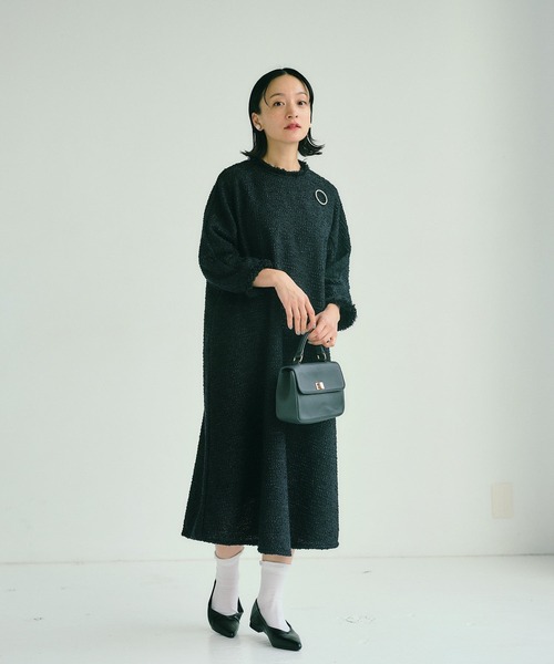 PUAL CE CIN（ピュアルセシン）の「ポインテッドトゥ　Vカットパンプス（パンプス・レディース・シルバー/ブラック・S/M/L）」の5枚目の写真