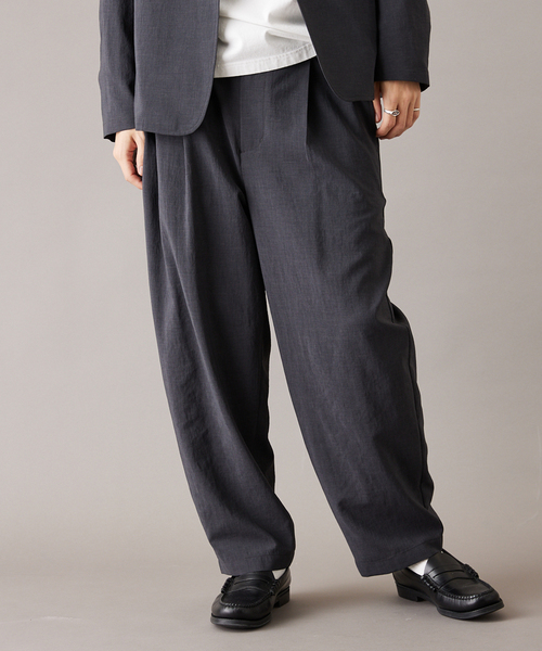 JOURNAL STANDARD（ジャーナルスタンダード）の「”吸水速乾 / 接触冷感” EVALET ストレッチ ウォッシャブル 1タックテーパードパンツ（スラックス・メンズ・ブラック系その他/ベージュ/ダークブルー・SMALL/MEDIUM/LARGE）」の2枚目の写真