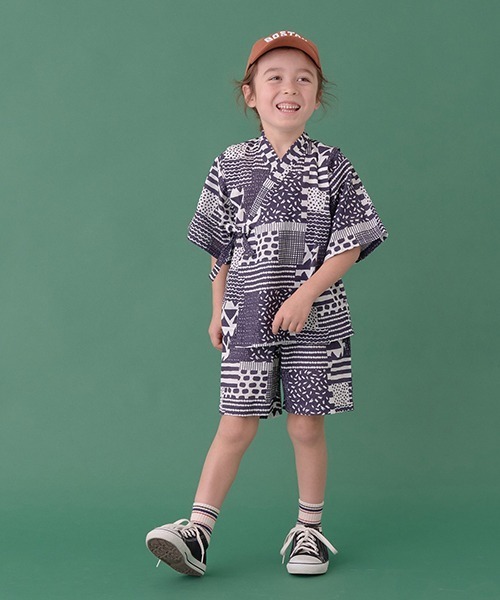 b・ROOM（ビールーム）の「ゆったりシルエットで着やすい甚平（浴衣・キッズ・ライトグレー/グレイッシュブルー/ネイビー/ブラック・100cm/130cm/120cm/110cm）」の4枚目の写真