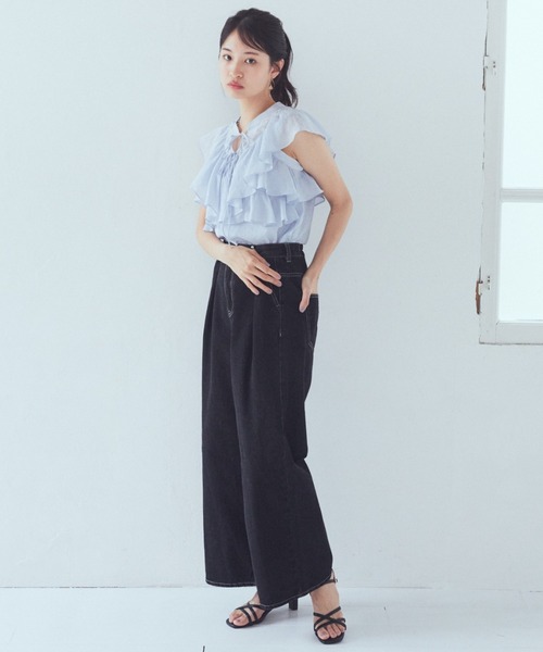 earth music&ecology（アースミュージックアンドエコロジー）の「タックホックデニムパンツ（デニムパンツ・レディース・ライトインディゴブルー/ブラック・S/M）」の13枚目の写真