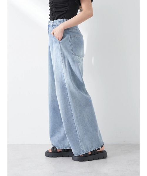 earth music&ecology（アースミュージックアンドエコロジー）の「タックホックデニムパンツ（デニムパンツ・レディース・ライトインディゴブルー/ブラック・S/M）」の8枚目の写真