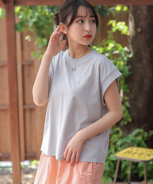 repipi armario（レピピ アルマリオ）の「【接触冷感】COOLソデリブキリカエＴ（Tシャツ/カットソー・キッズ・スミクロ/パープル/イエロー/コーラル/ホワイト/ライム/ブルー/ピンク/ライトパープル・SMALL/MEDIUM/LARGE）」の4枚目の写真