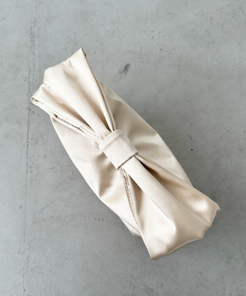 CLEA(クレア)の「リボンモチーフ スクエアハンドバッグ(ハンドバッグ・レディース・ブラック/ゴールド/ブラック系その他/ホワイト系その他・FREE)」の14枚目の写真