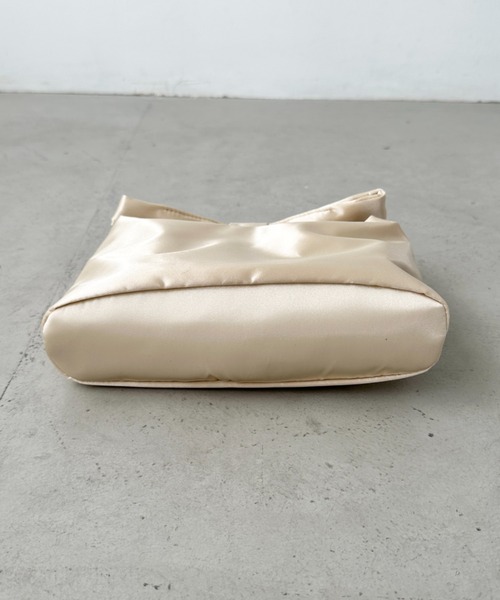 CLEA(クレア)の「リボンモチーフ スクエアハンドバッグ(ハンドバッグ・レディース・ブラック/ゴールド/ブラック系その他/ホワイト系その他・FREE)」の19枚目の写真