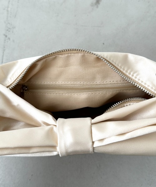 CLEA(クレア)の「リボンモチーフ スクエアハンドバッグ(ハンドバッグ・レディース・ブラック/ゴールド/ブラック系その他/ホワイト系その他・FREE)」の18枚目の写真