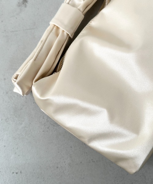 CLEA(クレア)の「リボンモチーフ スクエアハンドバッグ(ハンドバッグ・レディース・ブラック/ゴールド/ブラック系その他/ホワイト系その他・FREE)」の16枚目の写真