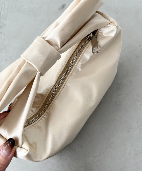 CLEA(クレア)の「リボンモチーフ スクエアハンドバッグ(ハンドバッグ・レディース・ブラック/ゴールド/ブラック系その他/ホワイト系その他・FREE)」の17枚目の写真