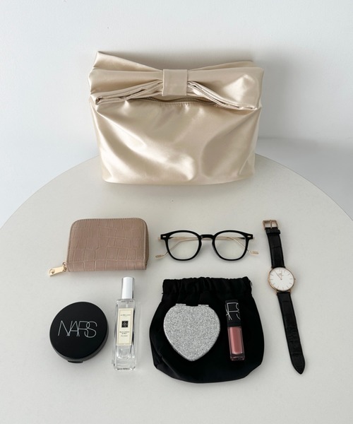 CLEA(クレア)の「リボンモチーフ スクエアハンドバッグ(ハンドバッグ・レディース・ブラック/ゴールド/ブラック系その他/ホワイト系その他・FREE)」の6枚目の写真