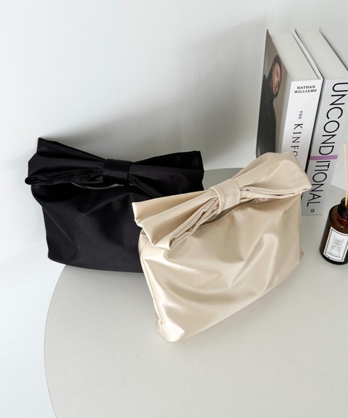 CLEA(クレア)の「リボンモチーフ スクエアハンドバッグ(ハンドバッグ・レディース・ブラック/ゴールド/ブラック系その他/ホワイト系その他・FREE)」の5枚目の写真