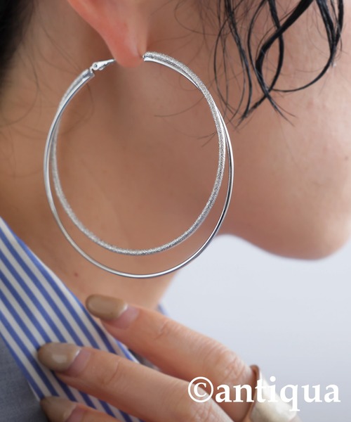 antiqua(アンティカ)の「ダブルリングピアス(ピアス(両耳用)・レディース・シルバー/ゴールド・FREE)」の1枚目の写真