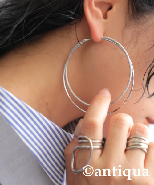 antiqua(アンティカ)の「ダブルリングピアス(ピアス(両耳用)・レディース・シルバー/ゴールド・FREE)」の7枚目の写真