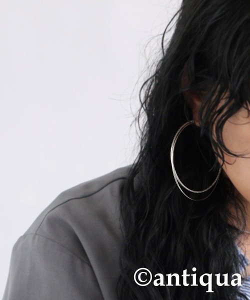 antiqua(アンティカ)の「ダブルリングピアス(ピアス(両耳用)・レディース・シルバー/ゴールド・FREE)」の10枚目の写真