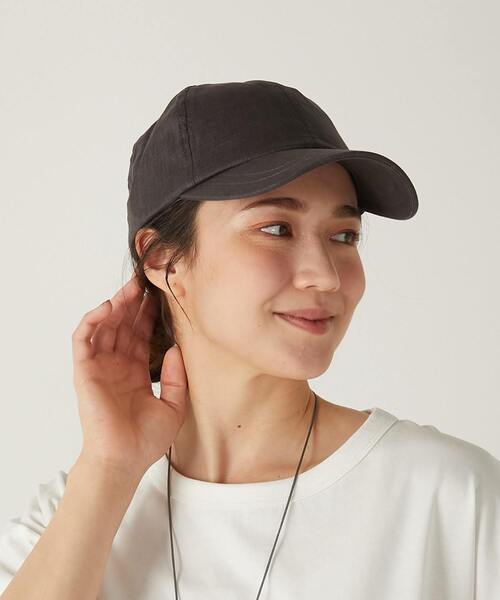 MELROSE claire（メルローズ クレール）の「【Shesay/シセイ】さらっとかぶれる爽やかな リネンキャップ（キャップ・レディース・ベージュ/ダークグレー・FREE）」の2枚目の写真