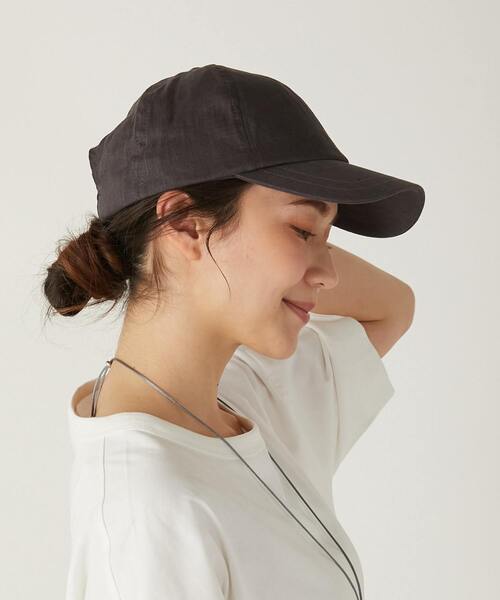 MELROSE claire（メルローズ クレール）の「【Shesay/シセイ】さらっとかぶれる爽やかな リネンキャップ（キャップ・レディース・ベージュ/ダークグレー・FREE）」の7枚目の写真