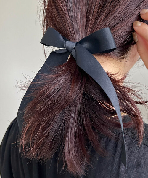 SHENERY(シーナリー)の「リボンヘアゴム(その他ヘアアクセサリー・レディース・ベージュ/ブラック・FREE)」の4枚目の写真