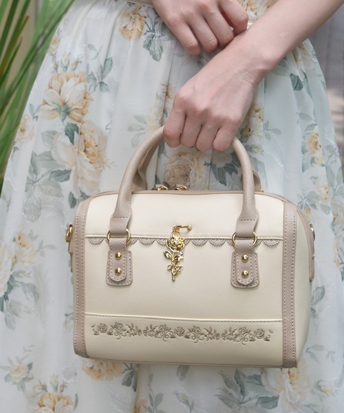 axes femme（アクシーズファム）の「薔薇刺繍×チャーム付ボストン（ボストンバッグ・レディース・ピンク/キナリ/ブラック・FREE）」の2枚目の写真