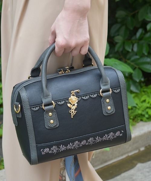 axes femme（アクシーズファム）の「薔薇刺繍×チャーム付ボストン（ボストンバッグ・レディース・ピンク/キナリ/ブラック・FREE）」の3枚目の写真