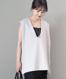 Uネックポンチベスト