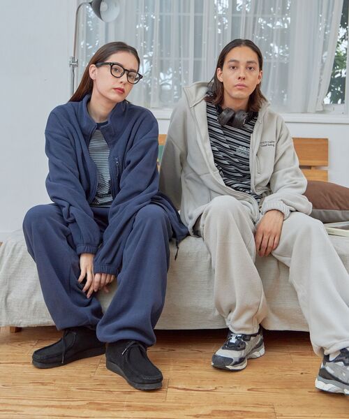 FFEIN(フェイン)の「【FFEIN(フェイン)】ワンポイントフリースジャケット / 刺繍 オーバーサイズ ドローコード ジップ(ブルゾン・メンズ・ネイビー/ブラック/オフホワイト/グレー・LARGE/MEDIUM/SMALL)」の5枚目の写真