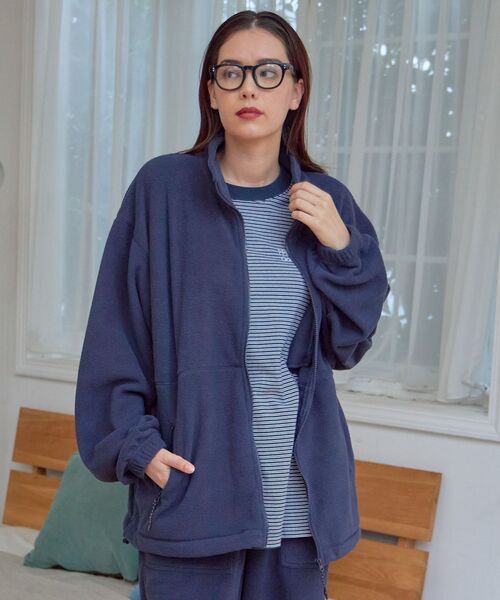 FFEIN(フェイン)の「【FFEIN(フェイン)】ワンポイントフリースジャケット / 刺繍 オーバーサイズ ドローコード ジップ(ブルゾン・メンズ・ネイビー/ブラック/オフホワイト/グレー・LARGE/MEDIUM/SMALL)」の14枚目の写真