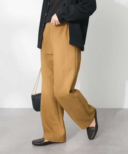 CRAFT STANDARD BOUTIQUE(クラフトスタンダードブティック)の「ふくれジャカードパンツ(スラックス・レディース・キャメル/ブラック/グレイッシュベージュ・FREE)」の3枚目の写真