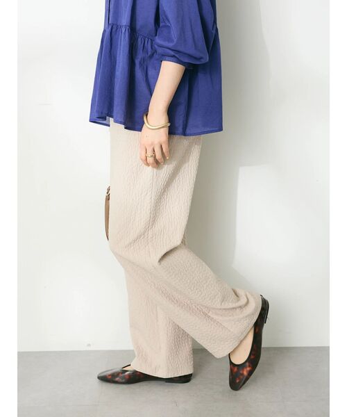 CRAFT STANDARD BOUTIQUE(クラフトスタンダードブティック)の「ふくれジャカードパンツ(スラックス・レディース・キャメル/ブラック/グレイッシュベージュ・FREE)」の7枚目の写真