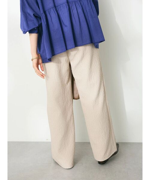 CRAFT STANDARD BOUTIQUE(クラフトスタンダードブティック)の「ふくれジャカードパンツ(スラックス・レディース・キャメル/ブラック/グレイッシュベージュ・FREE)」の8枚目の写真