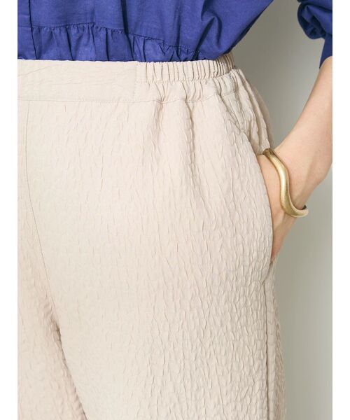 CRAFT STANDARD BOUTIQUE(クラフトスタンダードブティック)の「ふくれジャカードパンツ(スラックス・レディース・キャメル/ブラック/グレイッシュベージュ・FREE)」の10枚目の写真