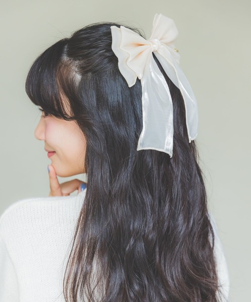 repipi armario(レピピ アルマリオ)の「BIGシフォンリボンクリップ(バレッタ/ヘアクリップ・キッズ・ライトグレー/ブラック/ベージュ/アイボリー・FREE)」の2枚目の写真